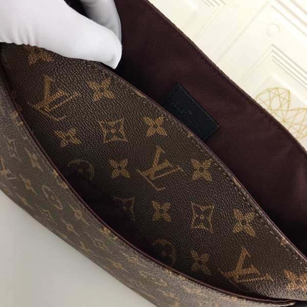 ルイヴィトンバッグ着用イメージ